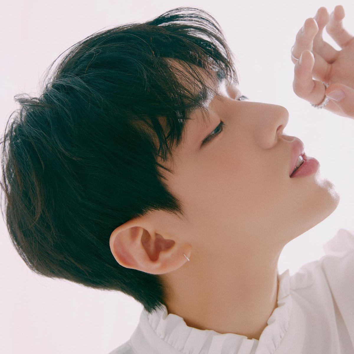 dkz_update's tweet photo. [220601] healingbird_official Instagram Update with Jaechan

𝐇𝐞𝐚𝐥𝐢𝐧𝐠𝐛𝐢𝐫𝐝 𝐍𝐞𝐰 𝐌𝐮𝐬𝐞✨

🖇️https://t.co/CmgCoDWL5X
🖇️https://t.co/mVnXWKbqYP
🖇️https://t.co/N4JJZr0d6i

#JAECHAN #재찬 #DKZ #디케이지 @dkz_dy https://t.co/F9NBAMCey4
