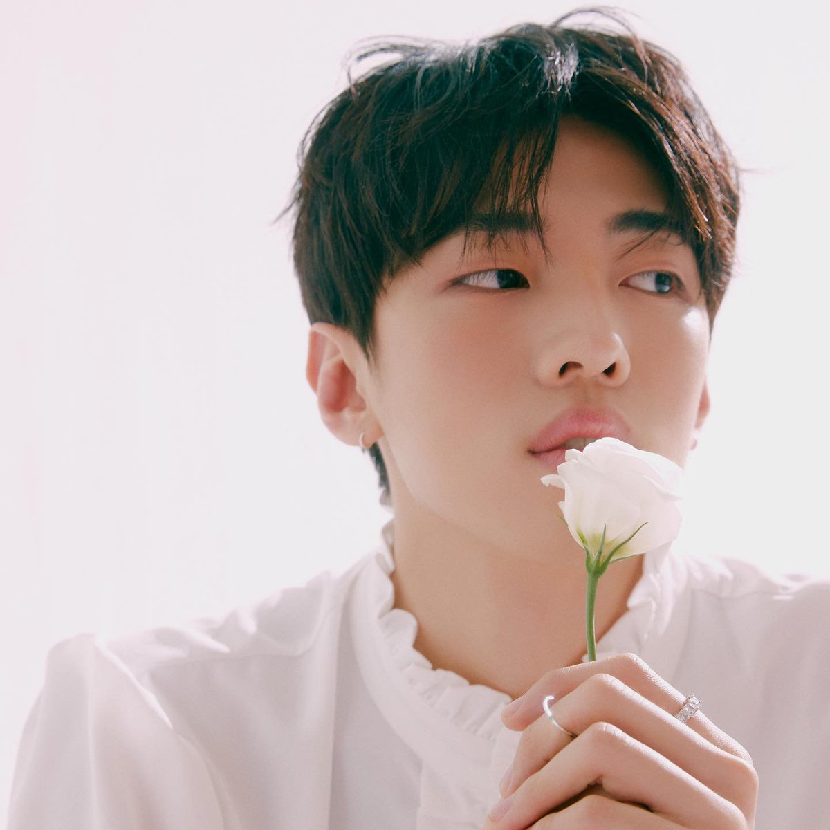 dkz_update's tweet photo. [220601] healingbird_official Instagram Update with Jaechan

𝐇𝐞𝐚𝐥𝐢𝐧𝐠𝐛𝐢𝐫𝐝 𝐍𝐞𝐰 𝐌𝐮𝐬𝐞✨

🖇️https://t.co/CmgCoDWL5X
🖇️https://t.co/mVnXWKbqYP
🖇️https://t.co/N4JJZr0d6i

#JAECHAN #재찬 #DKZ #디케이지 @dkz_dy https://t.co/F9NBAMCey4