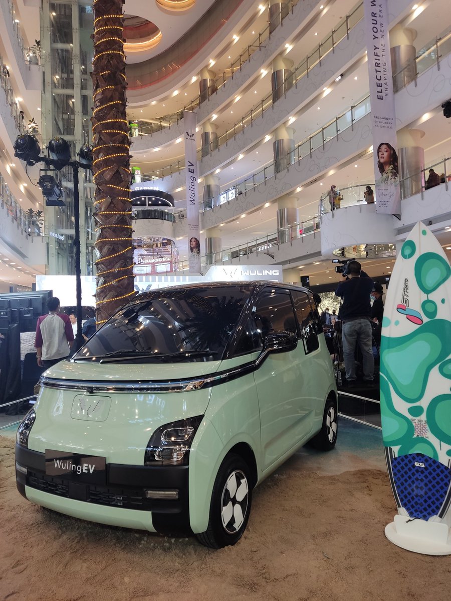 adityatr's tweet photo. Wuling Mini EV.  Bakalan jadi breakthrough di Indonesia? We hope so. https://t.co/zHFELXSI34