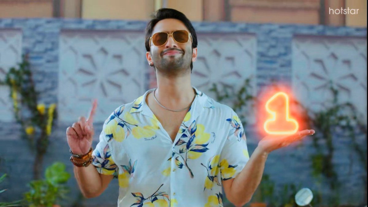 Iam_Juliededhia's tweet photo. @Shagunch56 @JhaveriUma @PiyaliSarbajna @761108090aab499 @Shaheer_S @ShaheerBirdieFC @Payel_DNath @SoniaChopraSC1 @Manasvibh @baishali_s Absolutely loving #KriSa cute moments 😍🥰 thu thu thu 
Seeing #KriSa &amp; Nakul Performance 🙌 i am confident it will be riding at top  position. Bt i also wish to see more of Nakul &amp; Kanha..love thm totally.
@kinshukvaidya54 loving you totally 🤗🙌👌👌
@hiba_nawab 👌🙌 #WTHA 🙌 https://t.co/WQoVJ6WrCU