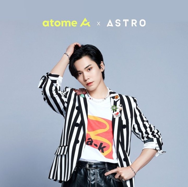 onlyparkminhyuk's tweet image. 🐺❤️

[📸] 20220601 @/atome.sg Instagram Update:

🔗instagram.com/p/CePtx5Pv8IX/…

Were your heart also captured with his boyish grin? 😉 

#AtomeSG #ownyourexpression #timetoownit #atomexastro #arohastro #ASTRO #아스트로 #ROCKY #라키 @offclASTRO