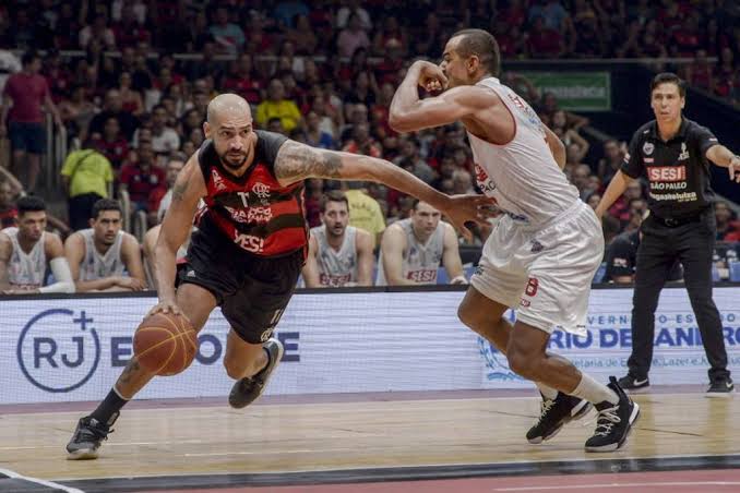 Gigantes do garrafão! Os 14 maiores jogadores da história do basquete  mundial - Fotos - R7 Olimpíadas