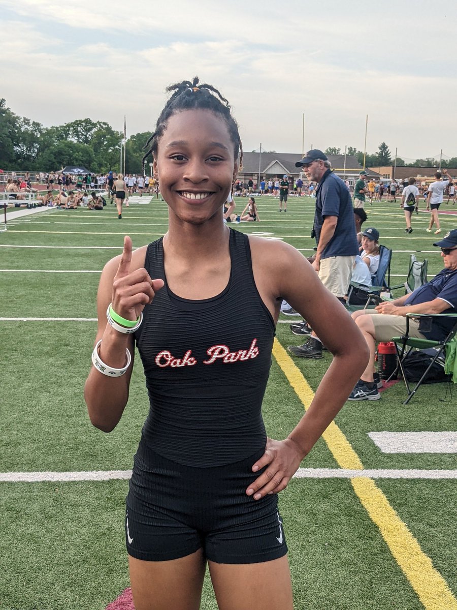 STATE RECORD!!! Morgan Roundtree just ran 42.17 for 300H at Steeb! (Old record 42.23 Sami Michell-Reed City 2012) <a href="/OakParkTF/">Oak Park Track&Field</a>
<a href="/MotorCityTC/">MotorCity Track Club</a>