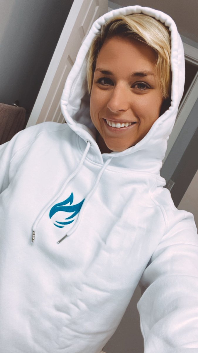 vakaytion's tweet photo. Everyone stop and be jealous! My LOOT arrived!!! @LunalootUst @angelprotocol 😇 https://t.co/QvgAMHhuls