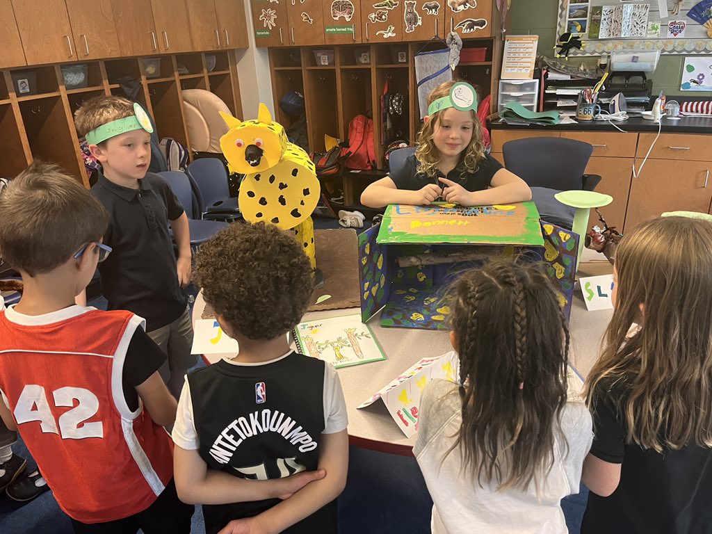 First graders showcased their research, leadership, and presentation skills by sharing their rainforest books and projects with Kindergarteners. The pride and excitement was easy to see. Way to go first grade! @usmlowerschool @usmsocial