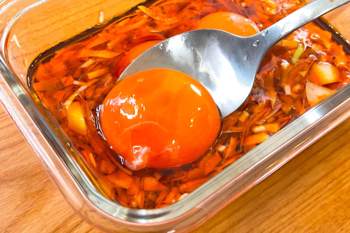 【レシピ】濃厚ご飯のお供！卵黄のよだれ漬けが美味しそう。