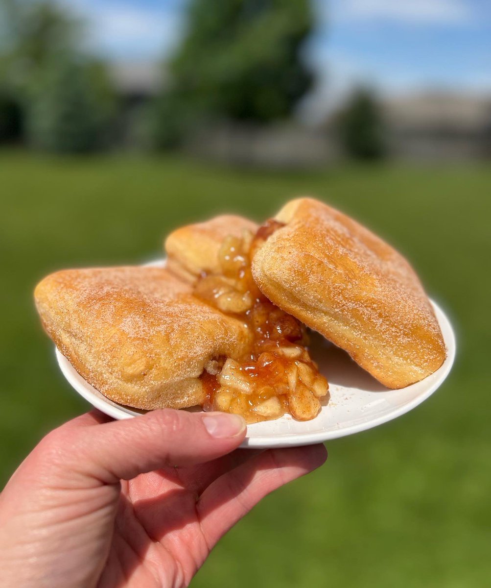SquareDonutOMA's tweet photo. JUNE Donut of the Month. APPLE CINNAMON! 😋 🍎 For all the apple lovers out there, this is as close as a donut can get to a hand pie.
✋🥧 Oozing with an apple pie filling and rolled in our classic cinnamon sugar blend. Classic. Simple. Delicious! #june #donut #squaredonut https://t.co/IUpN5ZzH6u