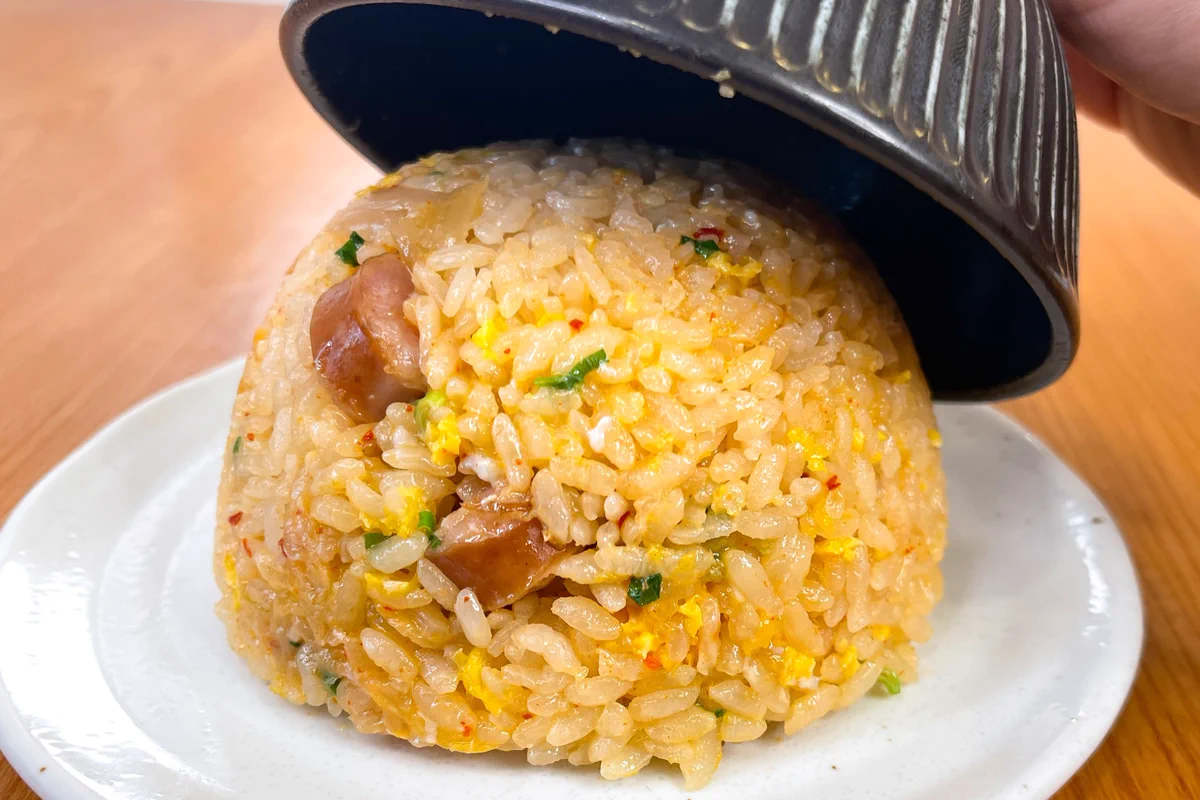 材料を混ぜたらあとはスイッチを押すだけ！炊飯器で作る「ビビンバ風キムチチャーハン」