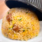 材料を混ぜたらあとはスイッチを押すだけ!炊飯器で作る「ビビンバ風キムチチャーハン」