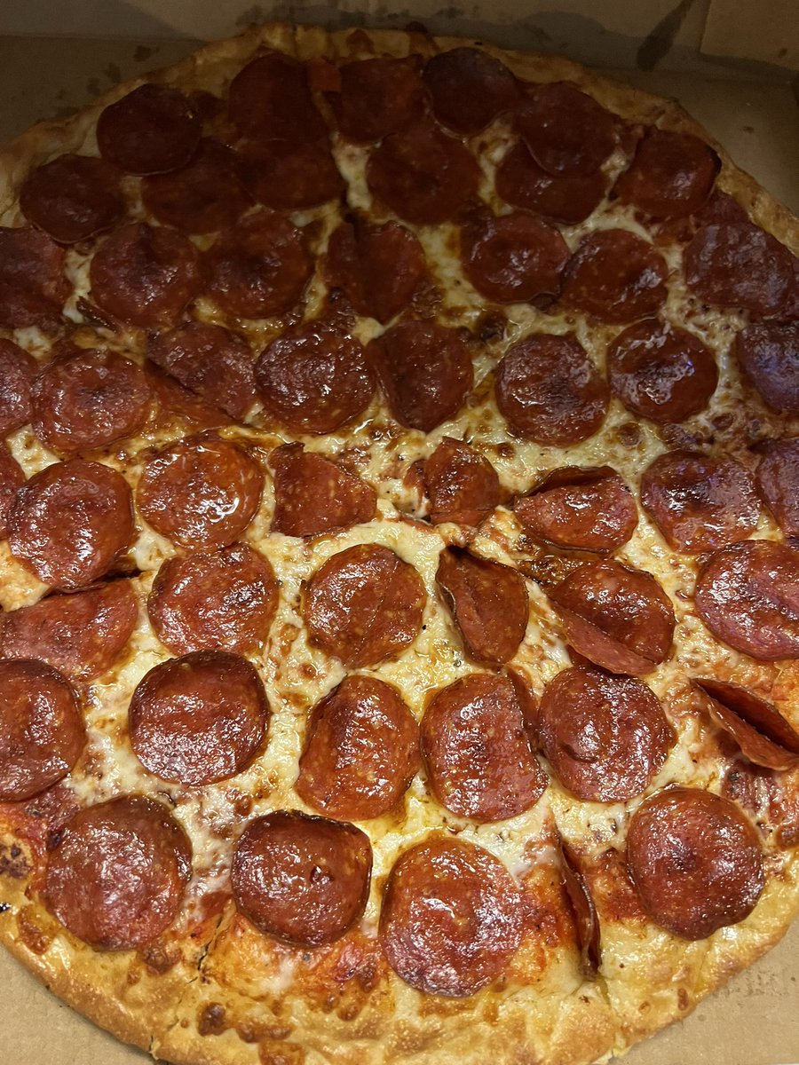 Ok <a href="/littlecaesars/">Little Caesars Pizza</a> I’ve been on hold for 20 mins with customer support. If I wanted a pepperoni only pizza that’s what I would have ordered. Unfortunately that’s not what I got. Unless you are mysteriously out of 2 other meats! #FirstWorldProblems