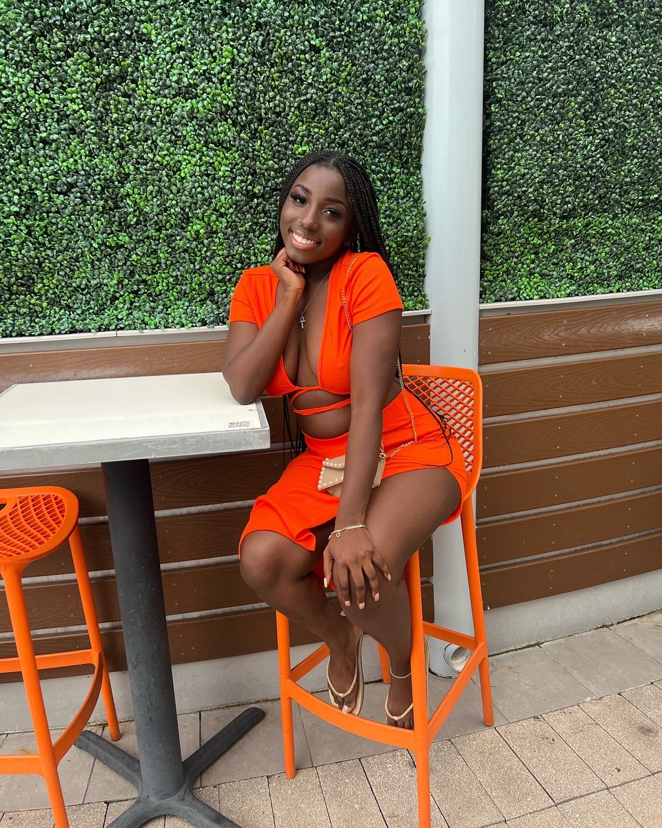 cocodoll14's tweet photo. Orange on me 😮‍💨 https://t.co/vz2G3LPKXF