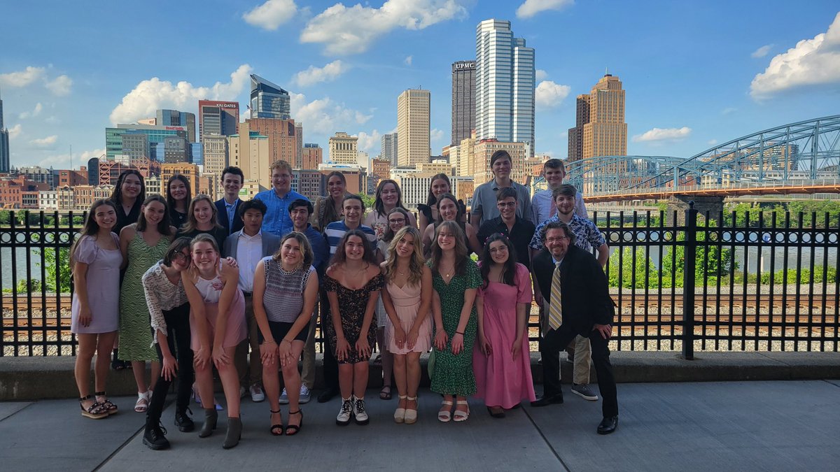 After a two year hiatus, our annual Senior Dinner has returned. I have so much love for these seniors who have endured such difficulties. My pride and admiration have no limits with these young adults 💚🤍

#choirkidsrule
#Classof2022