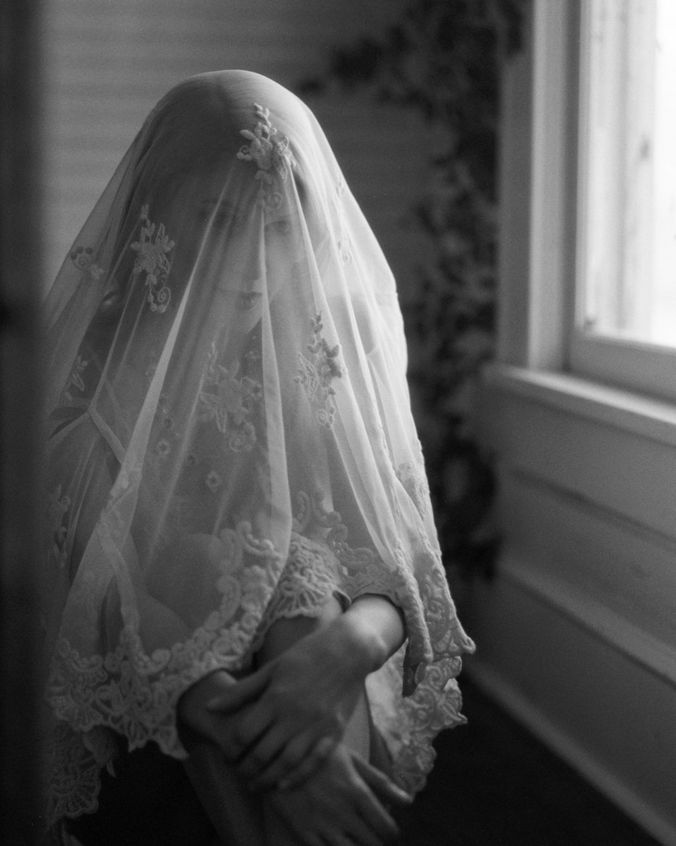 flashback to elegant film @thefilmgathering ... beautiful Delta 3200 on a Pentax 645. 

#weddingphotography #weddingphotographer #weddingphoto #weddingday #weddingmoments #weddingceremony #weddingstyle #weddingfashion #bridalfashion #weddinginspirations #weddingdetails #weddingid