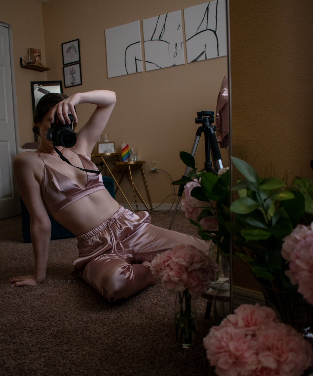 IvoryIncognito's tweet photo. 🖤🤍❤
#incognito #set #intimate #moody #nikon https://t.co/1xnlO8Hs0s