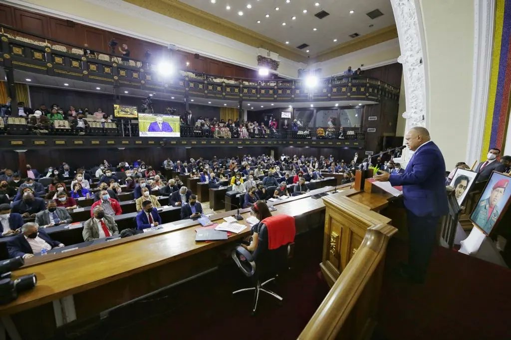 En la Sesión Ordinaria del día de hoy, fue aprobada en primera discusión el proyecto de Reforma de la Ley Orgánica del Sistema de Justicia. Proyecto que fue presentado por el Capitán Diosdado Cabello, Jefe del Bloque de la Patria.