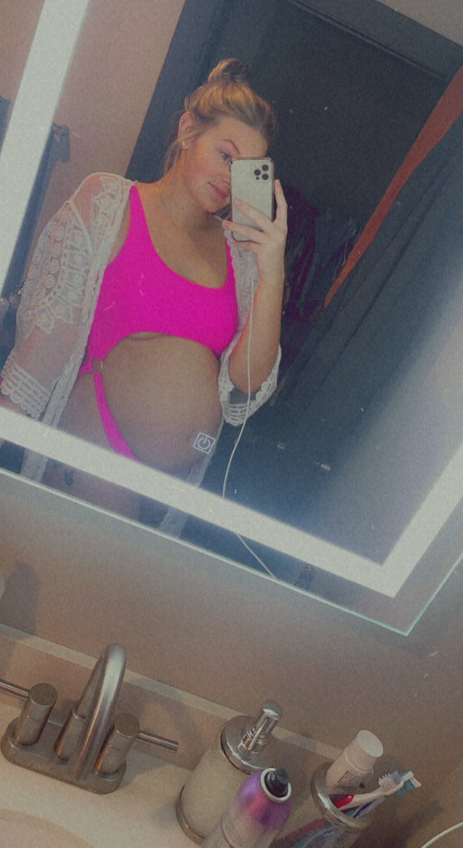 libby_heim7's tweet photo. cute lil bump🥰 https://t.co/ryGRlEwKJn