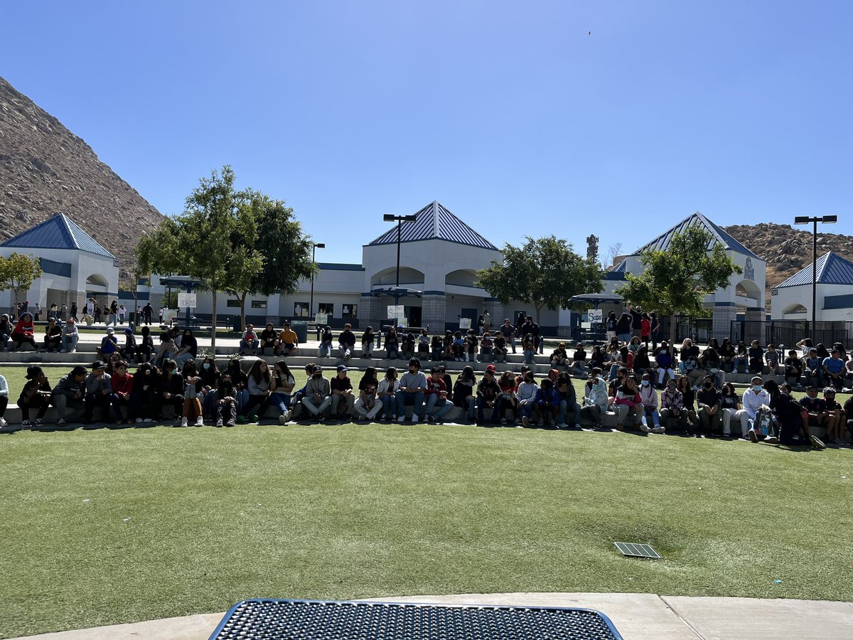 sierravistak6's tweet photo. Our 6th grade scholars had a Lakeside preview! These Cubs are excited to go on to be Lakeside Lions! Thank Lakeside AVID Scholars for leading our cubs around campus! @lakesidevvusd #futurereadycubs https://t.co/92Pxktxnty