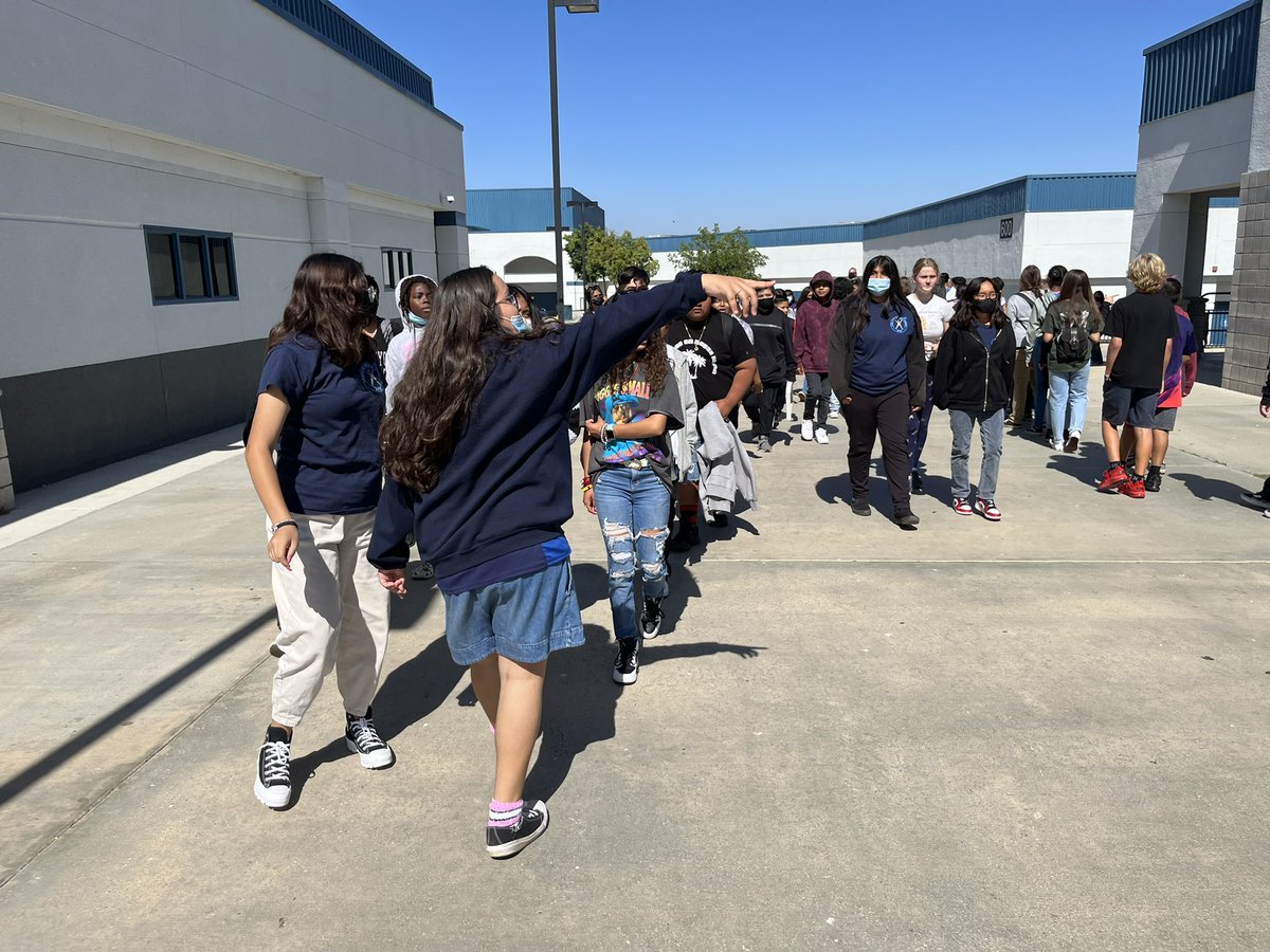 sierravistak6's tweet photo. Our 6th grade scholars had a Lakeside preview! These Cubs are excited to go on to be Lakeside Lions! Thank Lakeside AVID Scholars for leading our cubs around campus! @lakesidevvusd #futurereadycubs https://t.co/92Pxktxnty