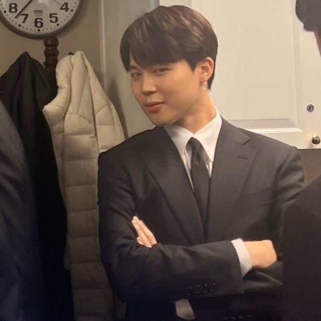 dayrinlizbeth17's tweet photo. Same vibes. 

#BTSatTheWhiteHouse #BTSAtWhiteHouse https://t.co/bTOHNYPYTw
