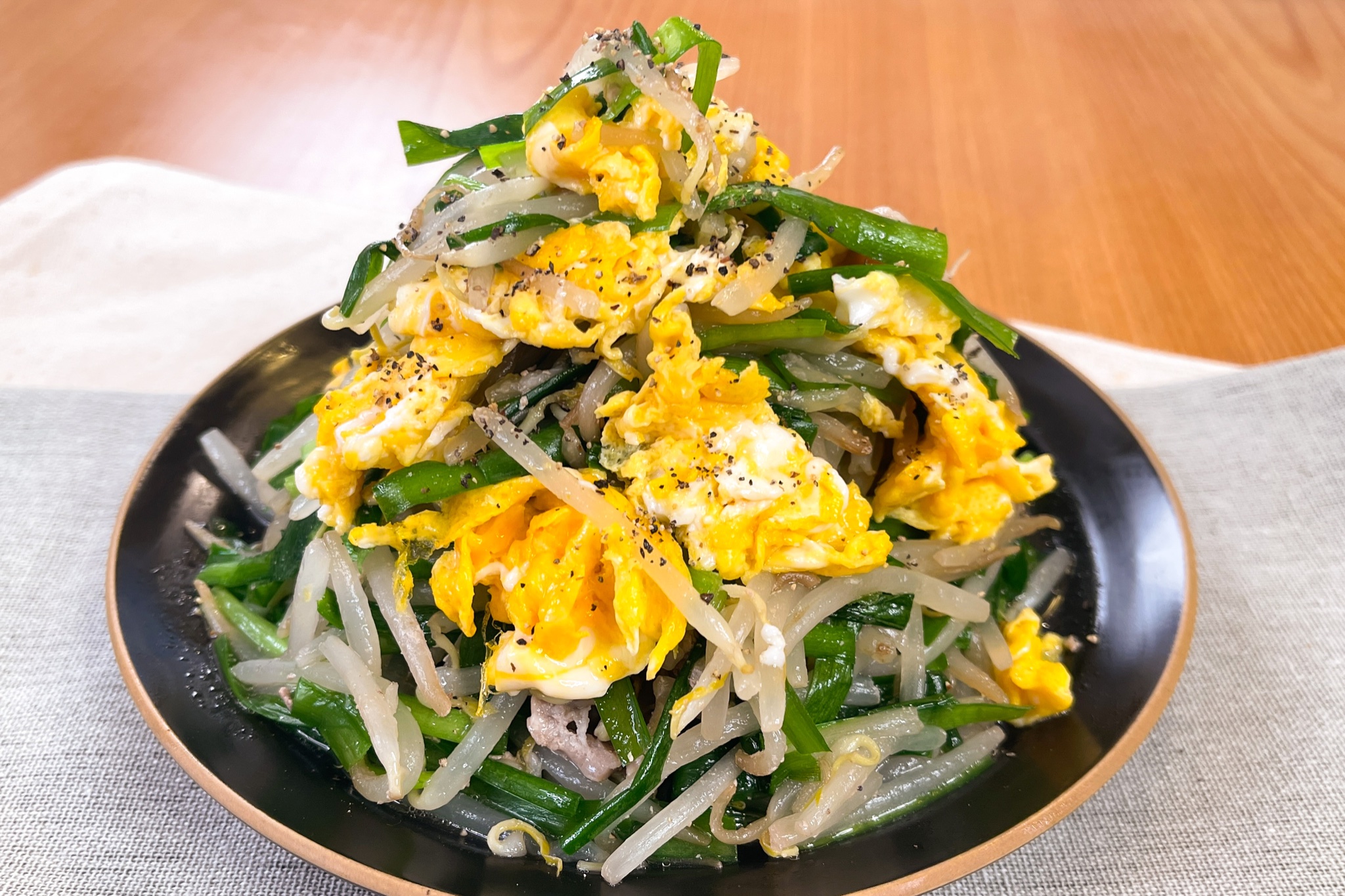 ニラもやし 旨辛豚肉もやしニラ炒め | トキワさん家のキッチン