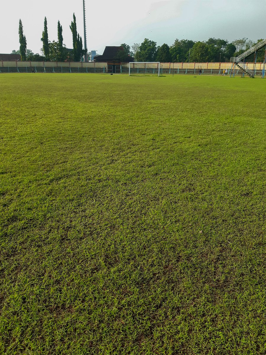 jebakanOffsidee's tweet photo. Lokasi Olahraga hari ini berada di Stadion Satria #Purwokerto Homebase #Persibas Banyumas yg berada di #Liga3 Zona Jawa, semoga Persibas terus bangkit dan bisa menembus #Liga2. https://t.co/jELXZ8rXTG
