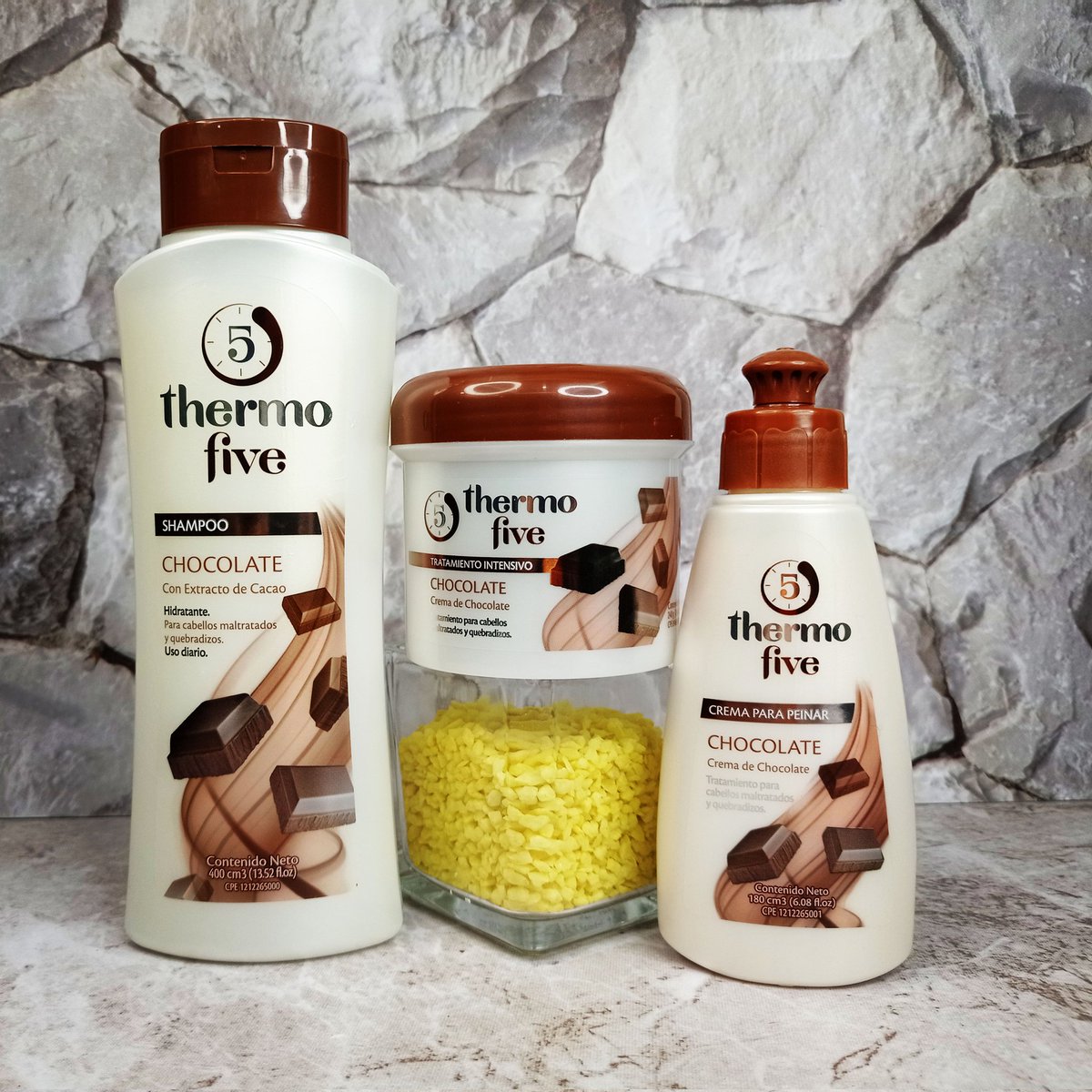 ThermoFive's tweet photo. ¡El kit que tu cabello merece! 🍫

Es ideal para recuperar el cabello maltratado, contiene extracto de cacao que ayudan a cuidar y fortalecer el cuero cabelludo 🙆🏻‍♀️🍫

Y lo mejor, es que amarás su fragancia 🍫💁🏻‍♀️

#ThermoFive #ReconcíliteConTuCabello #CuidadoIntensivo https://t.co/WMHBc5CP5n
