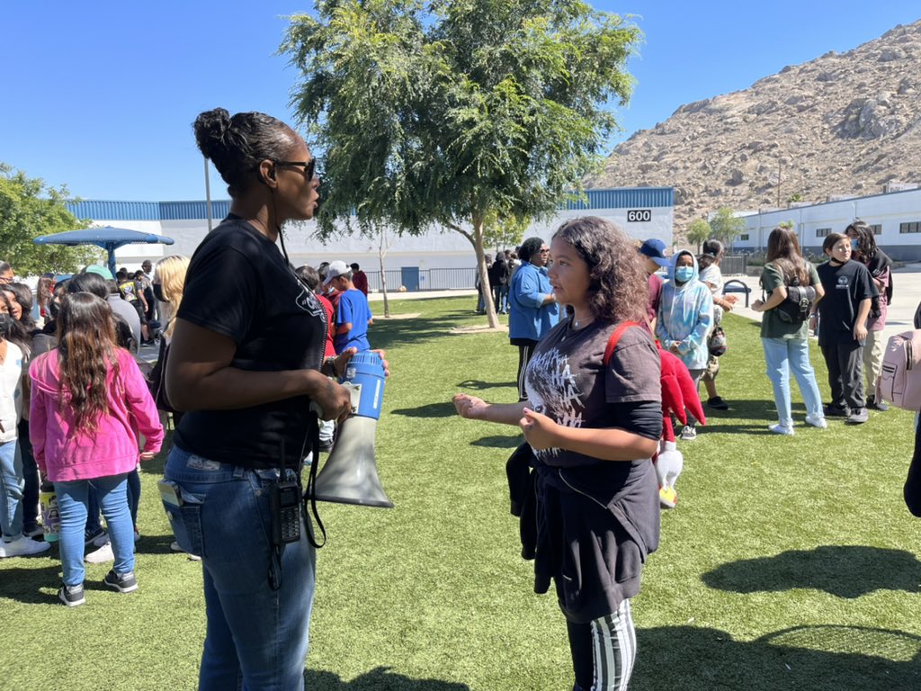 sierravistak6's tweet photo. Dr. Kenney made some valuable connections with her newest Lakeside Lions! Our cubs will be in great hands next year! @lakesidevvusd #futurereadycubs https://t.co/jUe87ZKAFJ