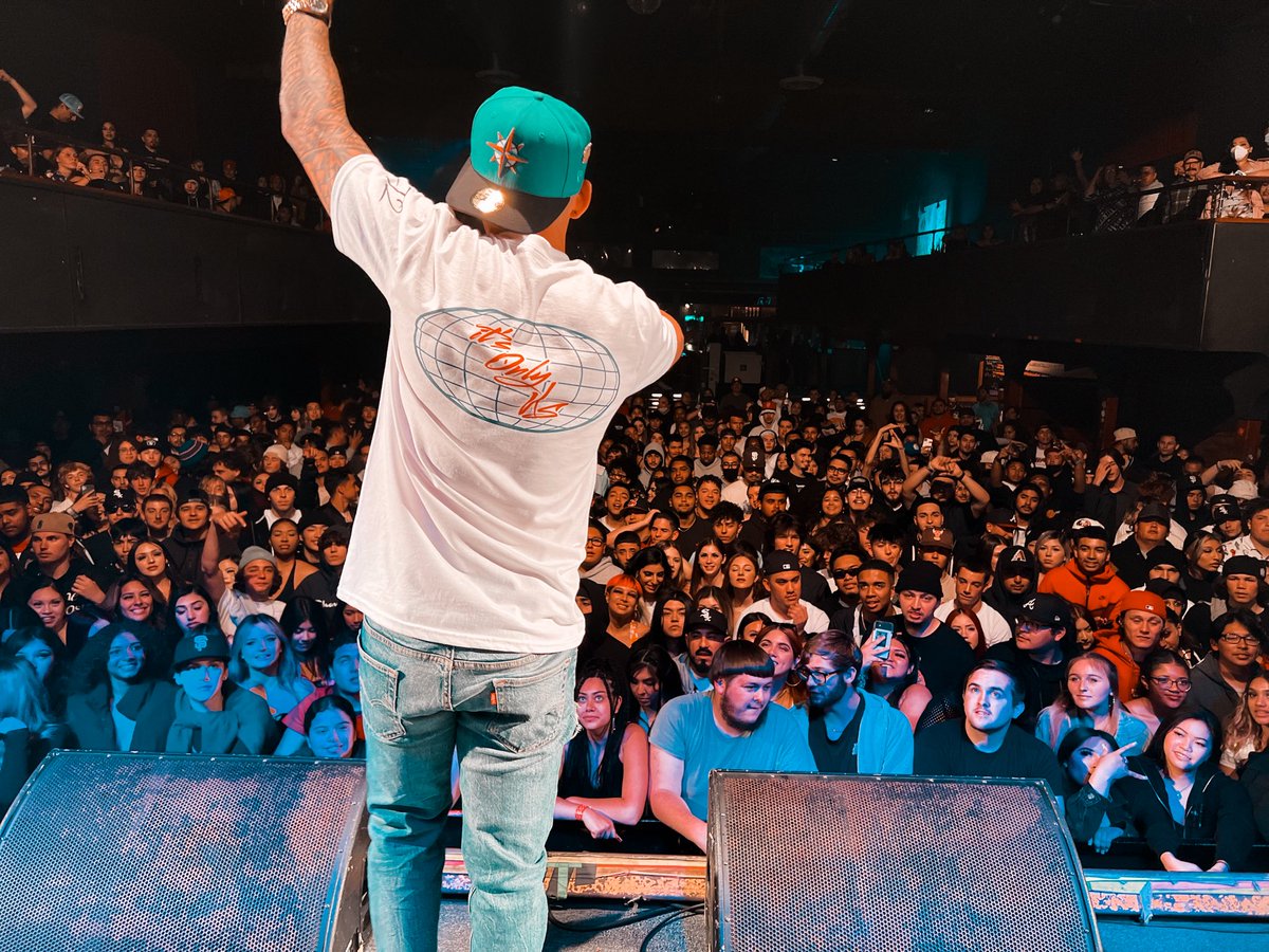 yeaj2_'s tweet image. I use to pray for times like this 🖤