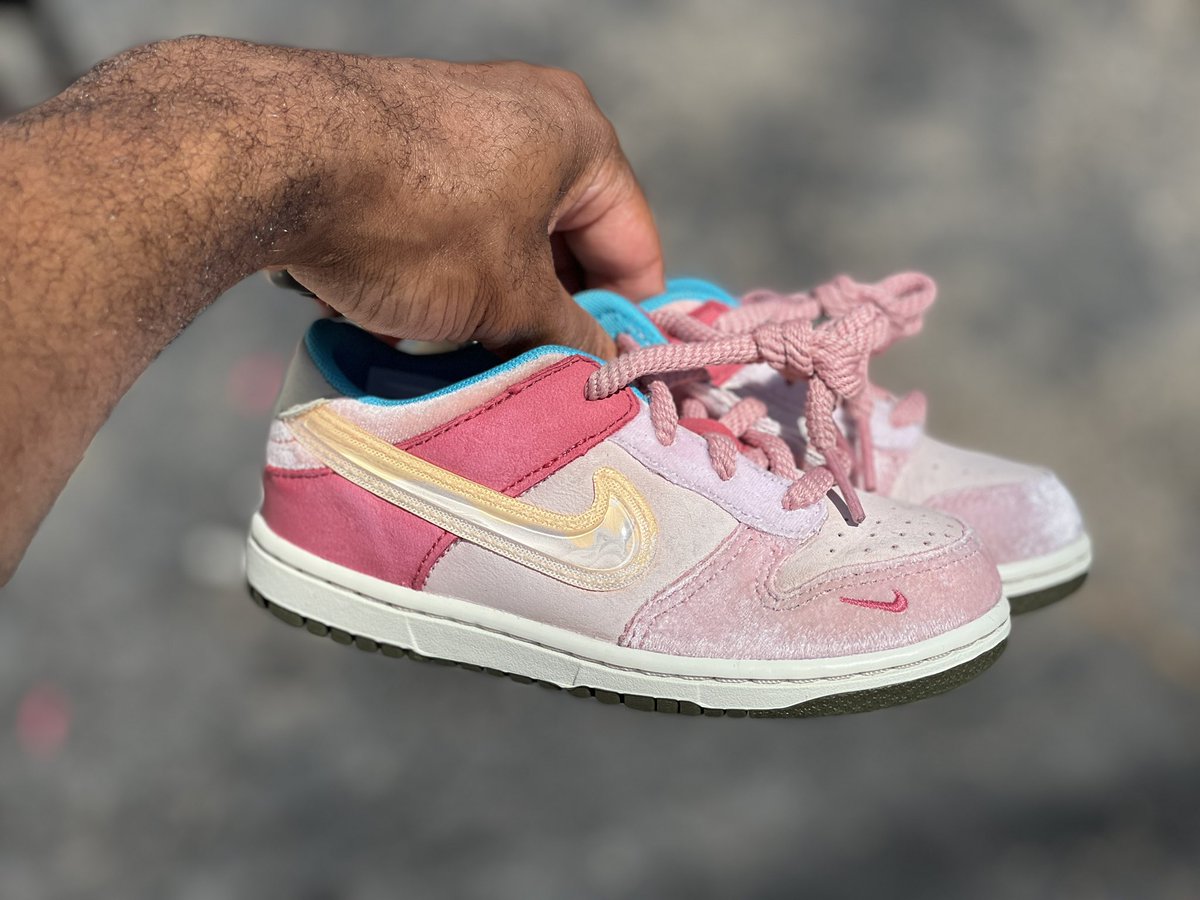 _Brotha_d's tweet photo. Back in Business
If you want to see the full process, check it out on my IG page: brotha_d
@Nike @CrepProtect
#Nike #crepprotect #teamcrep #Sneakers #Shoes https://t.co/a8Z7G6kJVU