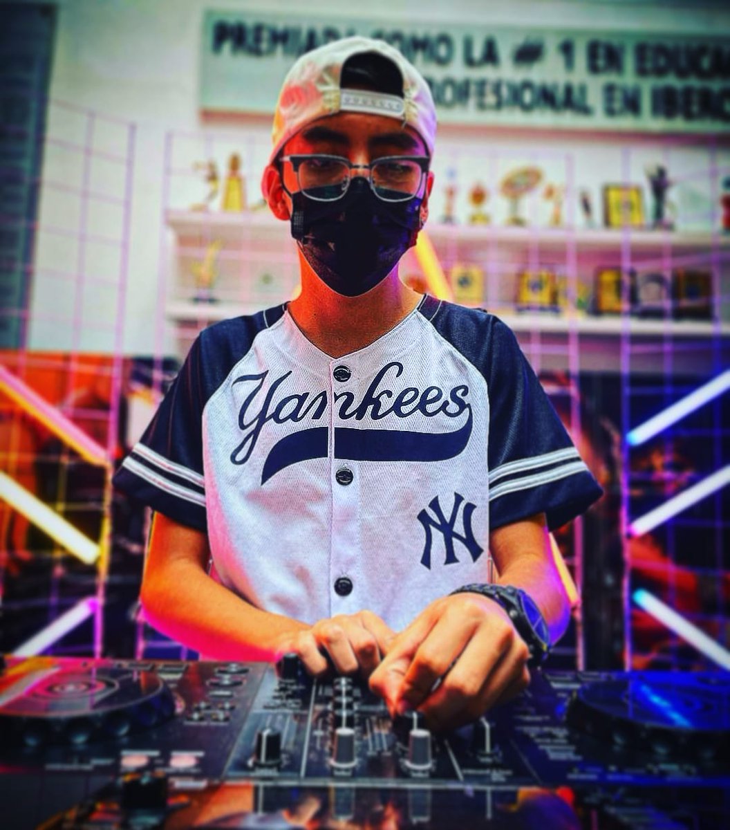 D_4_N_1_3__L's tweet photo. https://t.co/gFZvArL1bW
#Ephimeratulum
#dj
#D4N13L
#pioneer
#Mexico
#progressivehouse
#melodictechno
#iztapalapa https://t.co/Cb1h5eGRxJ