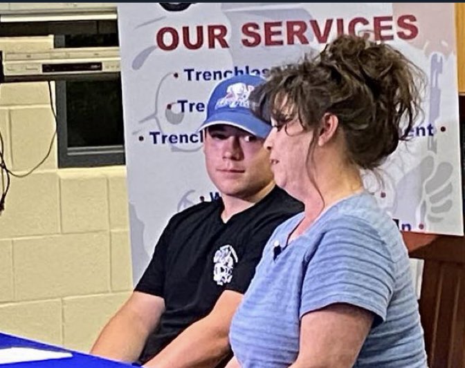 sadgirlcassi's tweet photo. “I figured trades deserve more attention,” said 2022 Montgomery County graduate Jacob Bradley, who publicly signed a letter of intent with a Lexington plumbing business. #WorkingClassStrong https://t.co/7OAMkhvhWf