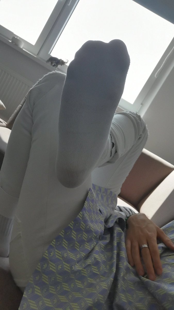 footking_eu's tweet photo. Come and lick my young boy feet 😉

#sweatysocks #sweatyfeet #boysocks #malesocks #maledom #boydom #boyfeet #malefeet #footdom #boyfoot https://t.co/wVmBbXUZWt