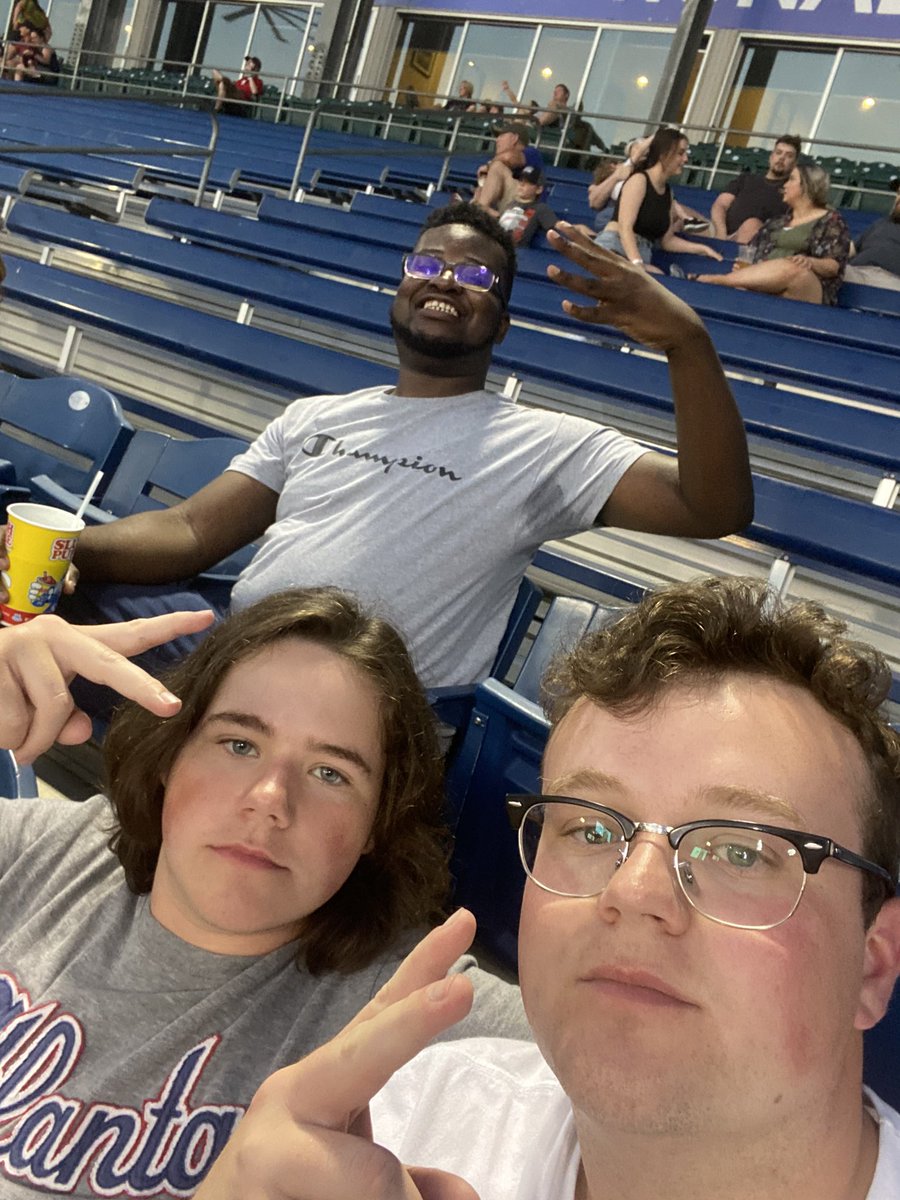 daltonwking's tweet photo. Selfies in the sixth #EPBLookouts https://t.co/PaLQwNzni8