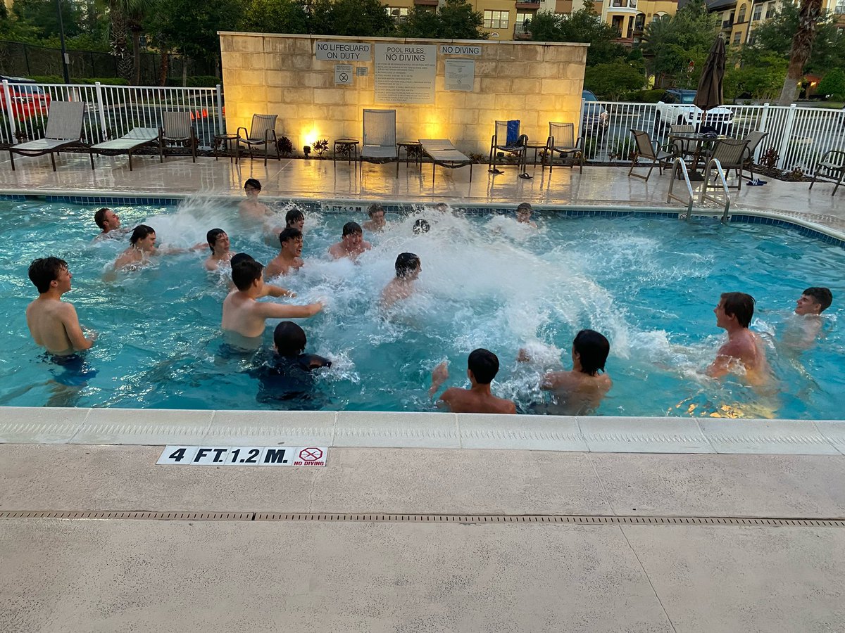 prep_mchugh's tweet photo. Nothing beats a nightime swim to cool off #brotherhood #SAThirdSemester https://t.co/HUMOhHJVtY