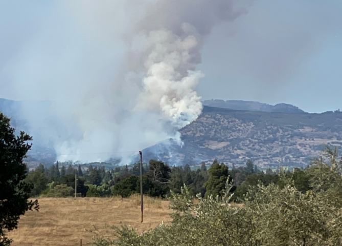KRCBNews's tweet photo. Follow updates on the #OldFire burning in #NapaCounty 
https://t.co/dXx4qTufgH https://t.co/wPt8AnoJ9f