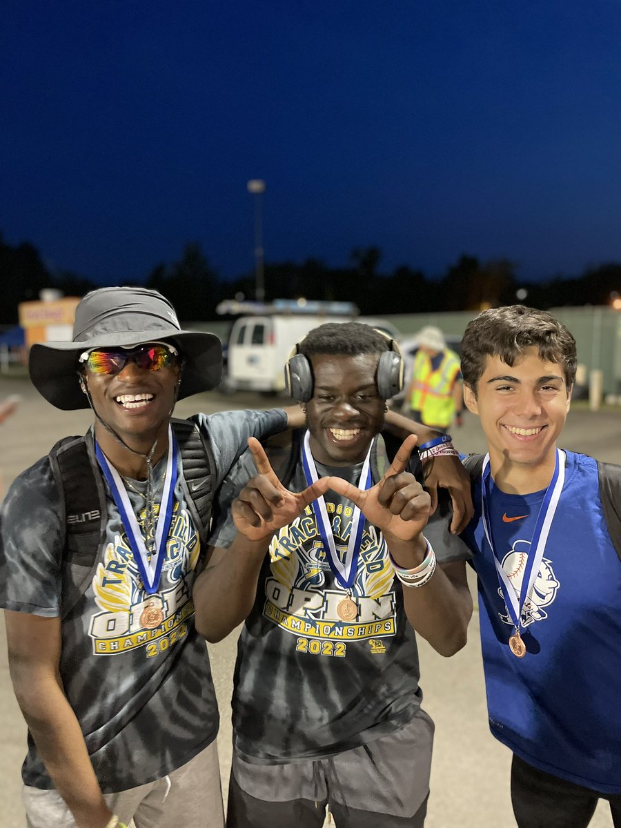 Boys 4x1 4th at the LL state championship.