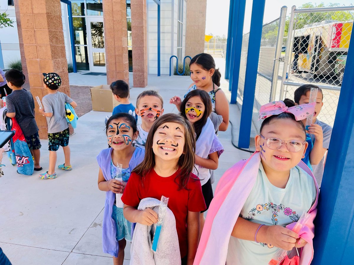 JJHansen26's tweet photo. Field Day 2022 is in the books! Great job team! These scholars had an incredible day building memories for a lifetime! Go Hornets! #TeamSISD #ConquerFromWithin https://t.co/vDkcikPp3C