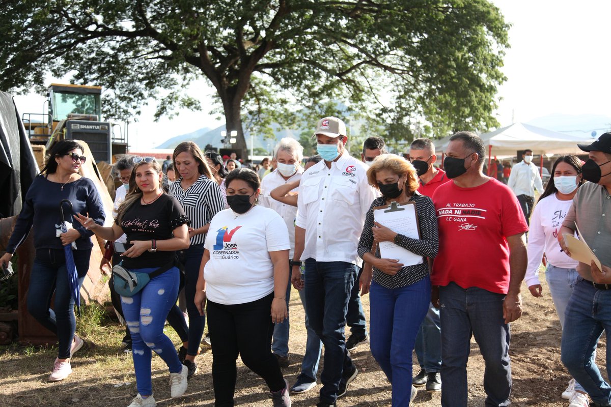 Hoy realizamos nuestro programa semanal N°159 desde el sector Bella Vista de San Juan de los Morros, municipio Roscio. Llevamos buenas nuevas a esa comunidad con la rehabilitación del pozo de agua profunda #129 en todo el estado.
