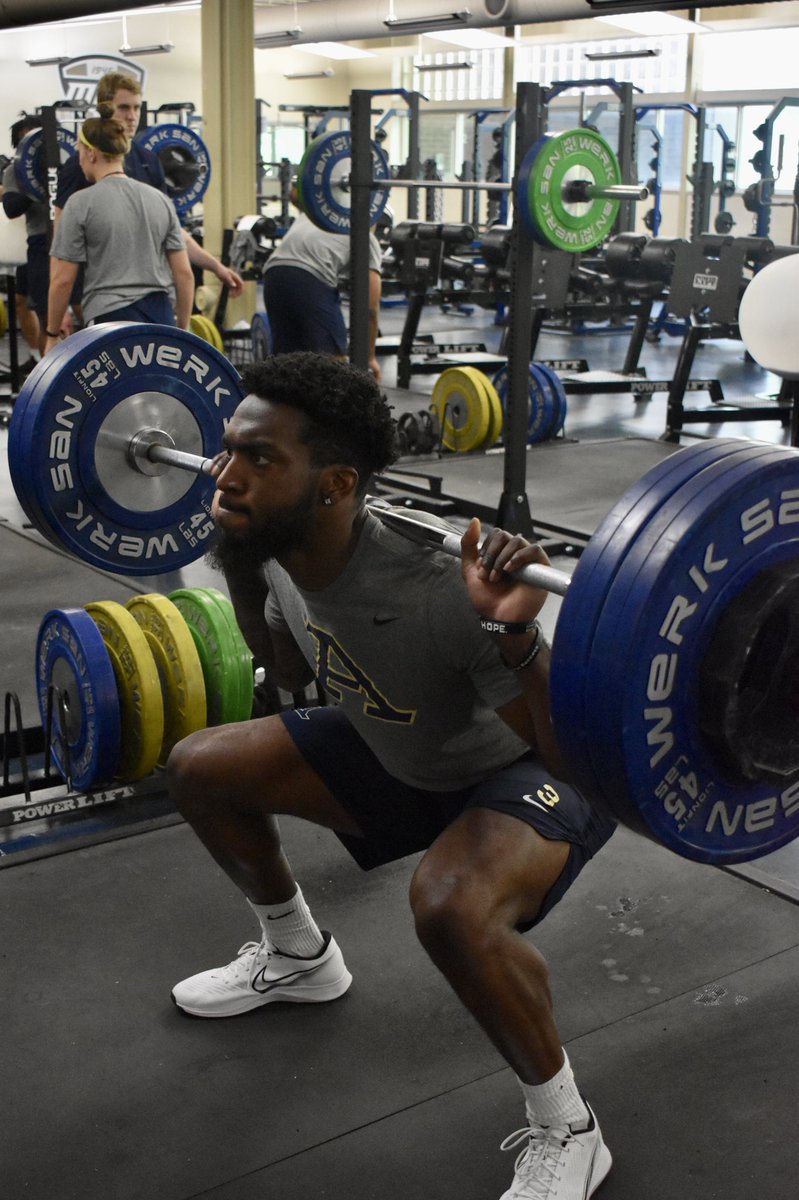 ZipsFB's tweet photo. Under Construction 🏗🦺🚧 

Phase 3️⃣ / Summer Workouts 😤

“There are NO SHORTCUTS to any place WORTH GOING.”

ZipEmUp 🔵🤐🦘🏈‼️ https://t.co/g4hW0ZutcF