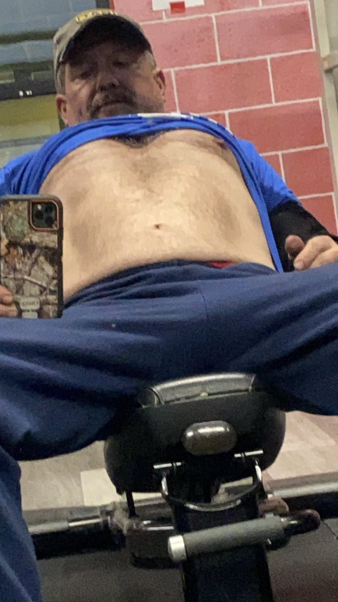 kydrtfarmby2's tweet photo. Heard about #Dadbod and #Fitbod How #DatBod ๐ https://t.co/KzCAfUP2pf
