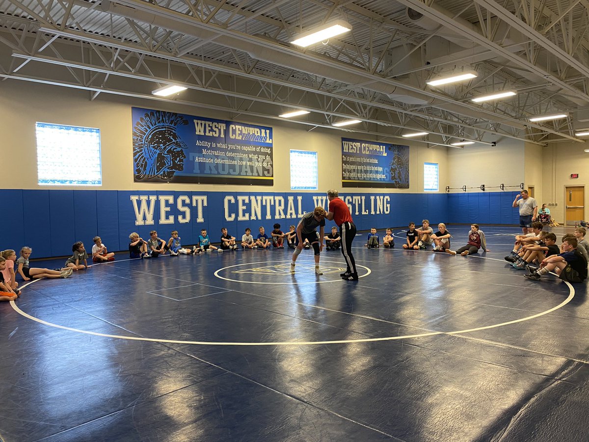 SFMWAcademy's tweet photo. Day 1 - Mark Manning Camp 
1. FCA National/State - Competitors Creed 
2. Feels off Hand Fight - Hands Connected to Hips
3. Single - Reset off Knee Slide and Back Position @Coach_Manning @HuskerWrestling @nwcawrestling https://t.co/B5HRGSkUzy