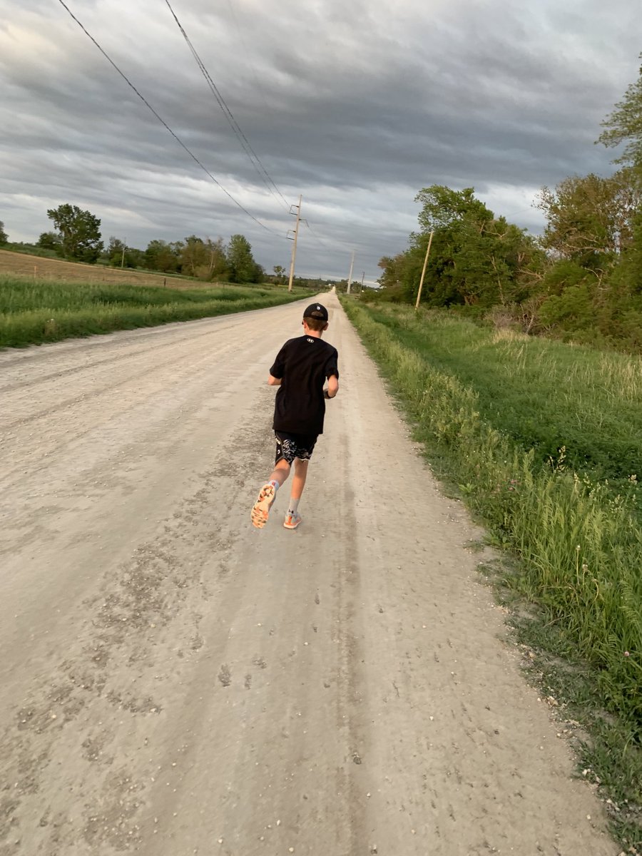 kcorizzo's tweet photo. Evening run with my 14-year old son and I have to admit the time has come: I can no longer keep up. #Eatingdust https://t.co/zy7MyYhkPr