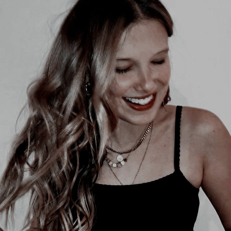 ᅟᅟᅟᅟᅟᅟᅟ
Vibe de crush, primeiro amor, namorada ou decepção amorosa?
ᅟᅟᅟ