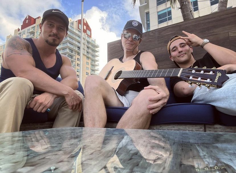 redpilllionsNFT's tweet photo. Fully Doxed Project! You can literally FaceTime me on discord with questions and I’ll pick up! It’s one thing to lead a community, it’s another to interact with and enjoy a community! #nfts #nftproject #menft #redpill #alpha #RP #NFTcommunity #NFTdrop https://t.co/DMTgjNW6A3