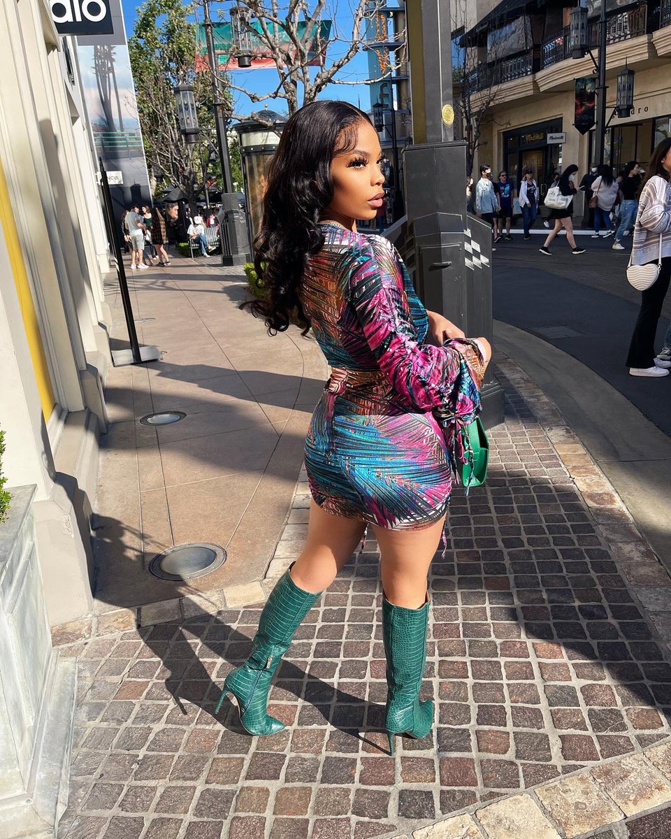 lenathag's tweet photo. Excuse me, Bad Bitch Coming Through 😍 https://t.co/2I7xq9rEvX