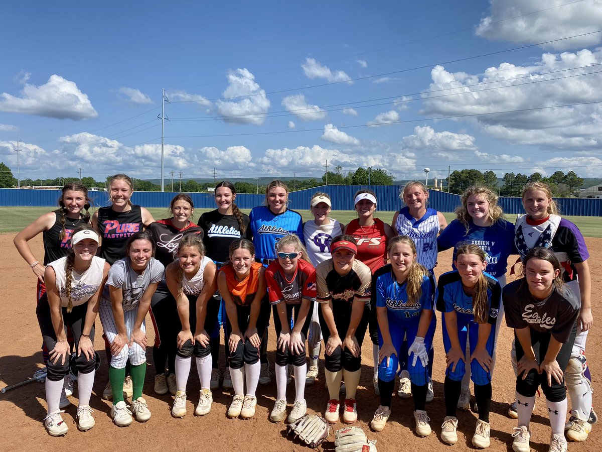 EOSC_Softball's tweet photo. We had a very talented group on campus for our first prospect camp of the summer! Also, shoutout to some of our current ladies for helping out today!
#eoscsoftball https://t.co/vGOQrHY6sj
