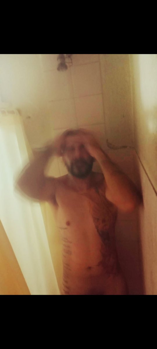 Brabucon666's tweet photo. 4° gente... cuesta entrar a la ducha, pero después no querés salir... https://t.co/L4ztuVZAFI