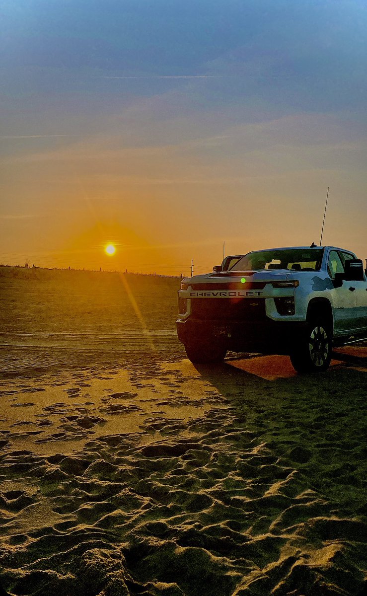 msc7426's tweet photo. Beach livin #dirtymax #delaware #302 #surffishing https://t.co/lpGBBTyzNY