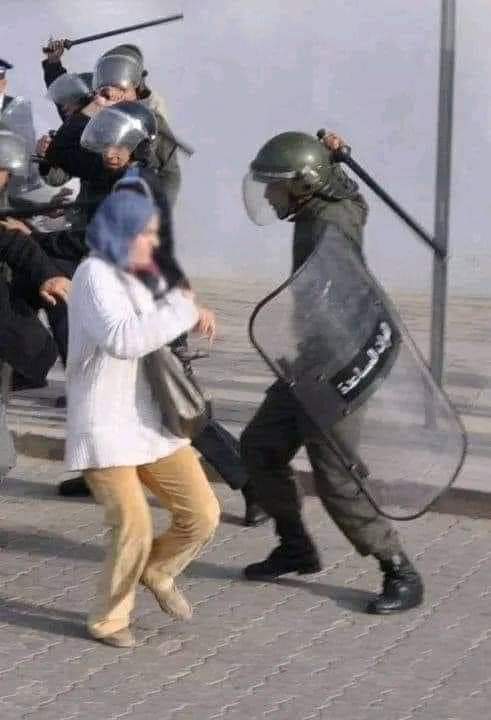 سنة وشهرين نحنُ مابين الاعتصام والتظاهر لم نطلب شي سوئ ابسط الحقوق وهية التعيين او العقد الوزاري لم نجد اذن صاغية ابداً 
نفسنا طويل والعمل مستمر الئ ان تحقق كافة المطالب 
1/6/2022