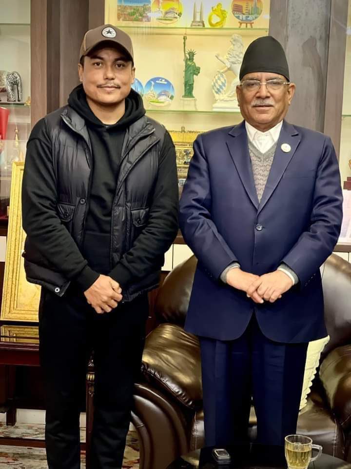 SarcasmNpl's tweet photo. “There is a comedian behind every successful politician” https://t.co/NpAq8s5IpI